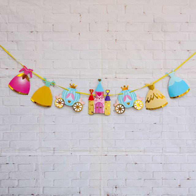 Banner Princess Castle, Carriage & Ball Gown List Gold