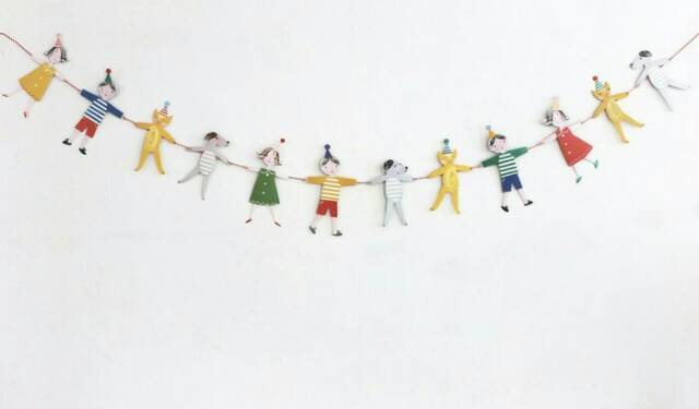 Bunting Banner Flag Boys Girl Hand in Hand