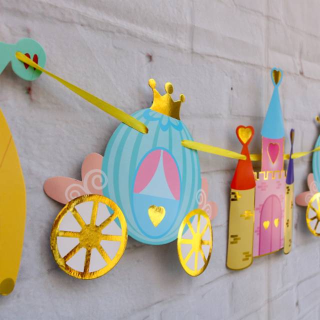 Banner Princess Castle, Carriage & Ball Gown List Gold