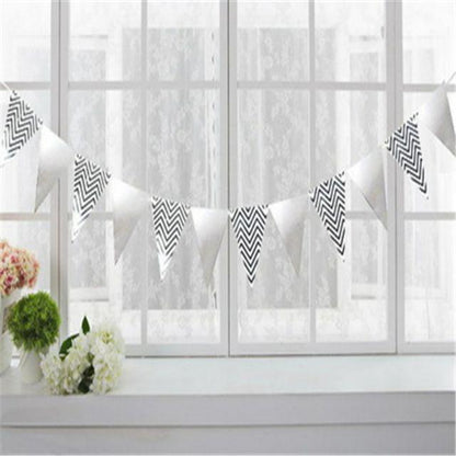 Bunting Flag / Banner Segitiga Metalik Chevron / Zigzag