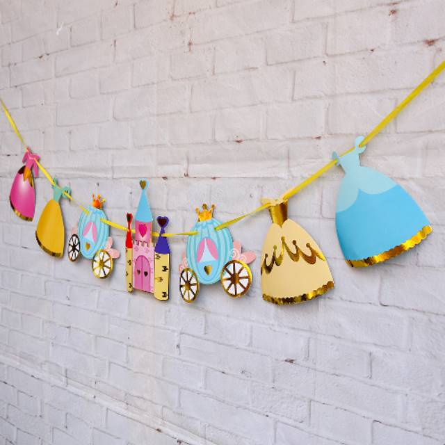 Banner Princess Castle, Carriage & Ball Gown List Gold