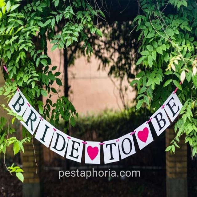 Bunting Flag / Banner Bride To Be u/ Bridal Shower